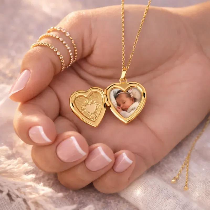 Collier médaillon cœur ouvrant avec photo personnalisée, métal doré ou argenté — Fait main par Creabibenval
